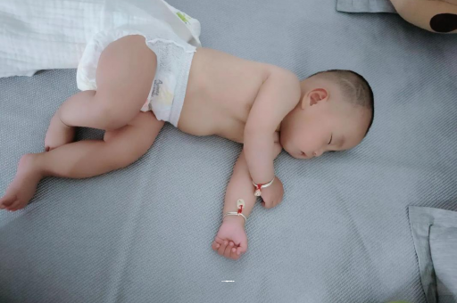 濮阳几个月宝宝会抬头